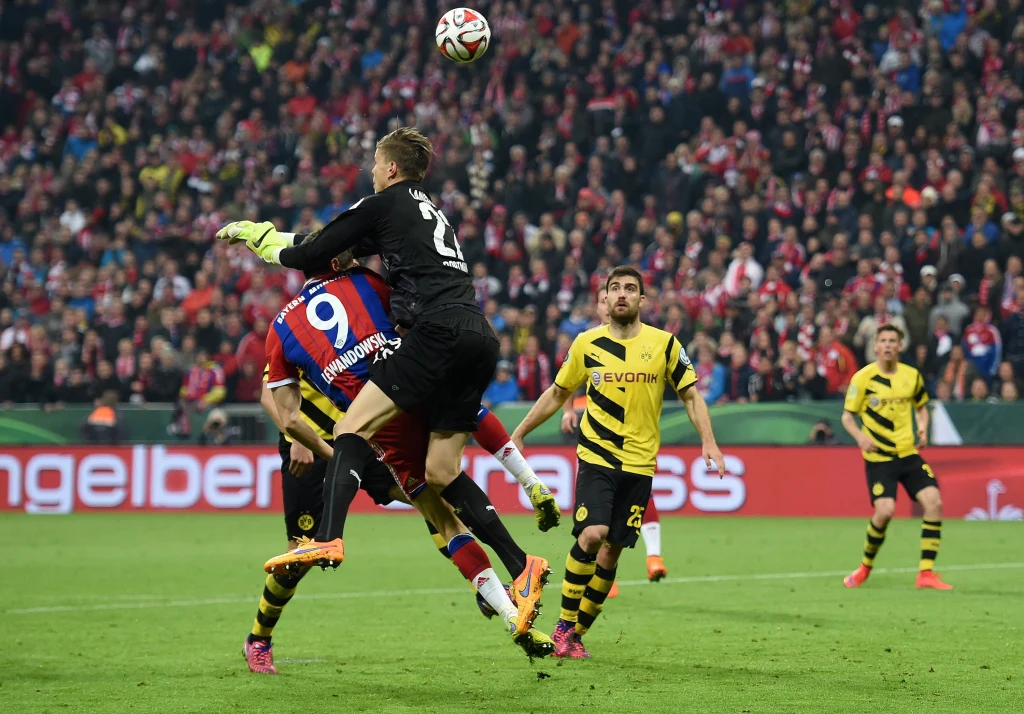 Kadr z meczy Bayern - Borussia (28 kwietnia 2015) Kadr z meczy Bayern - Borussia (28 kwietnia 2015)