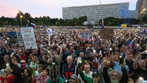 Tysiące ludzi na antyrządowym proteście w Bratysławie 