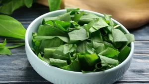 Zdrowe liście na wzmocnienie serca i kości. Świetny produkt dla seniora