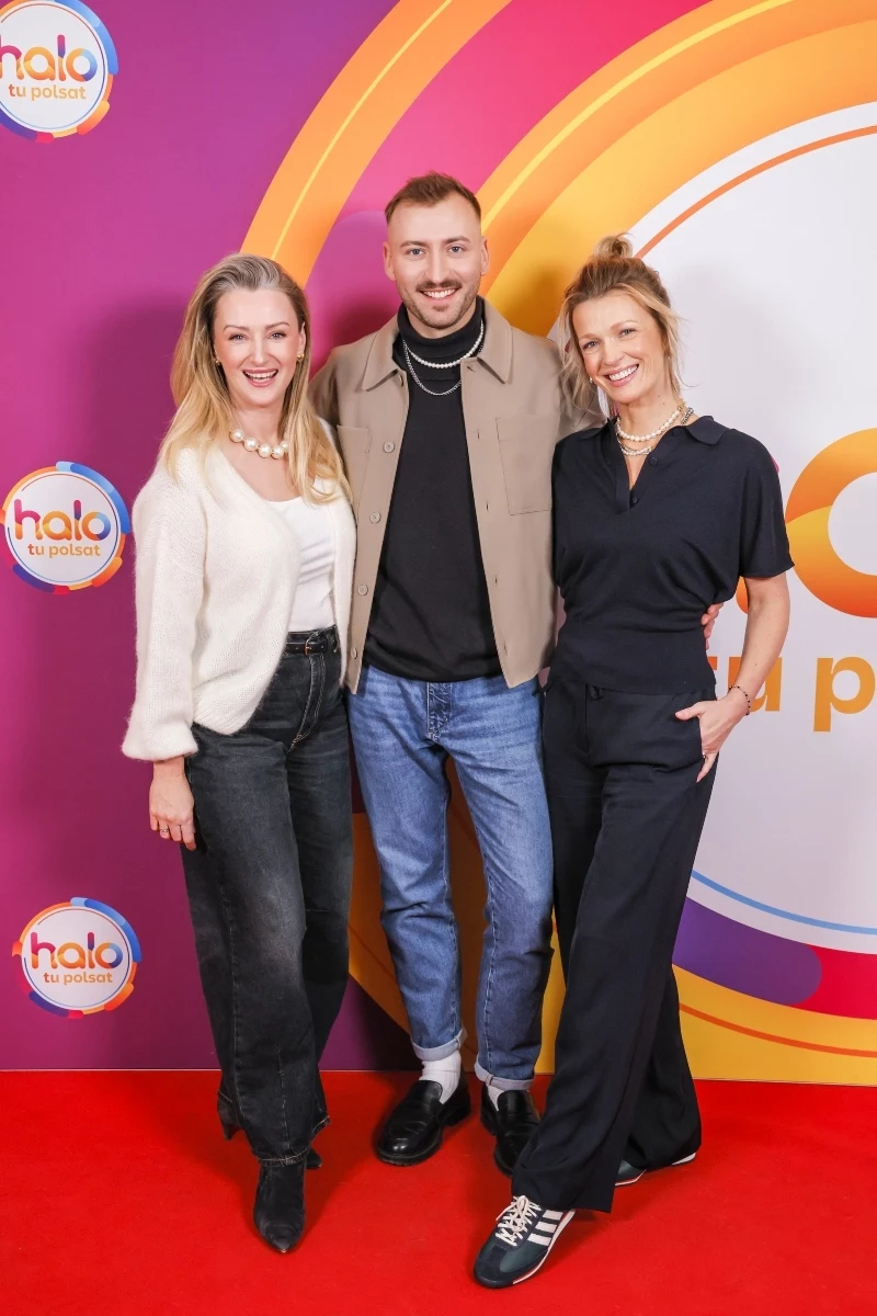 Urszula Chincz i Magda Mołek w perłowych naszyjnikach