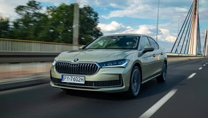 Skoda Superb PHEV L&K. Nawet z pustą baterią pali 6 l/100 km