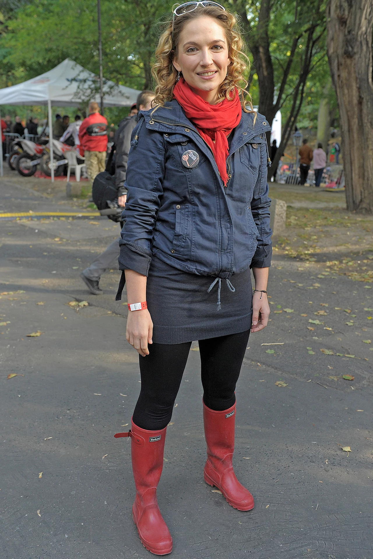 Anna Cieślak w 2012 roku  nosiła piękne kalosze w czerwonym kolorze