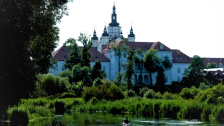 ​Miasto (nie)zamknięte w klasztornych murach. O Supraślu – podlaskiej oazie spokoju