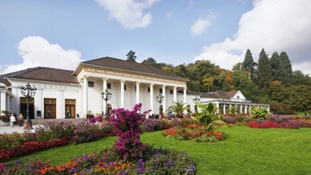 Gdzie na jesienny wyjazd zdrowotny? Warto pod uwagę wziąć niemieckie uzdrowisko Baden-Baden.