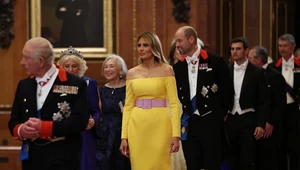 Melania Trump w kontrowersyjnej sukni. Złamała królewski protokół?