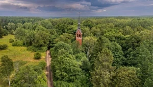 Wieś, która zniknęła z mapy Polski. Pozostała tylko samotna wieża