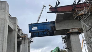 Budowa S7 w Krakowie. Przesuwają 27 tys. ton estakady na Węźle Mistrzejowice