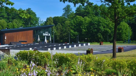 Podkarpackie uzdrowisko zachwyca w jesiennej odsłonie. Co oferuje Horyniec-Zdrój?