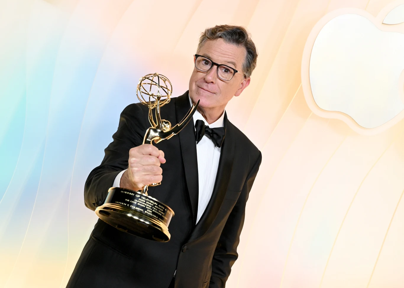 Stephen Colbert z nagrodą Emmy Stephen Colbert z nagrodą Emmy