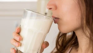 Zrób ten koktajl na śniadanie zamiast owsianki. Kilogram polecą w dół
