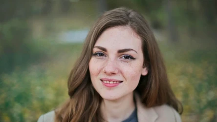 Odkryj sekrety henny pudrowej do brwi. Zdziwisz się, jak działa na włoski
