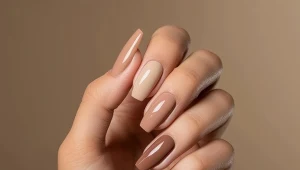 Najmodniejszy manicure sezonu. "Kawowa pianka" odmieni twoje paznokcie 