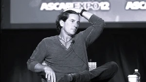 Brett James miał 57 lat