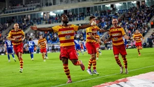 Ligowy hit zawiódł. Gol gwiazdy na wagę trzech punktów. Jest nowy lider