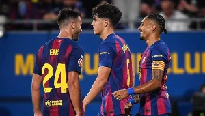 Pau Cubarsi (w środku)