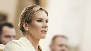 Marta Nawrocka z wizytą w klinice. To co założyła jest hitem sezonu 