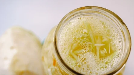 Zakwas z kapusty to źródło probiotyków i witamin 