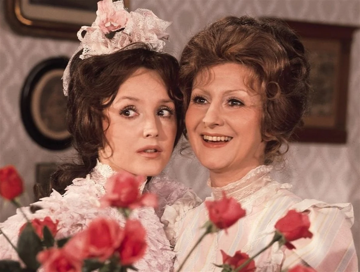 Elżbieta Starostecka i Jadwiga Barańska w filmie "Noce i dnie" Elżbieta Starostecka i Jadwiga Barańska w filmie "Noce i dnie"