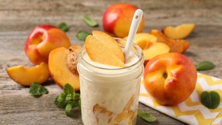 Nocna owsianka zyskała popularność zarówno wśród osób dbających o dietę, jak i w środowisku dietetyków