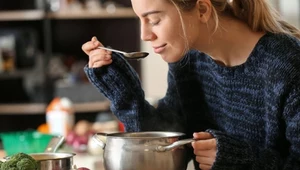 Rozgrzeją, nasycą i wypełnią aromatem kuchnię. Oto najlepsze zupy na jesień