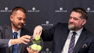Sandi Procter (prezes The Lawn Tennis Association) oraz Tadeusz Szemiot podczas losowania, 11.09.2025 r.