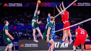 Michał Gierżot atakuje w meczu Ligi Narodów z Turcją