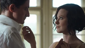 Idan Weiss i Jenovefa Bokova w scenie z filmu "Franz Kafka"