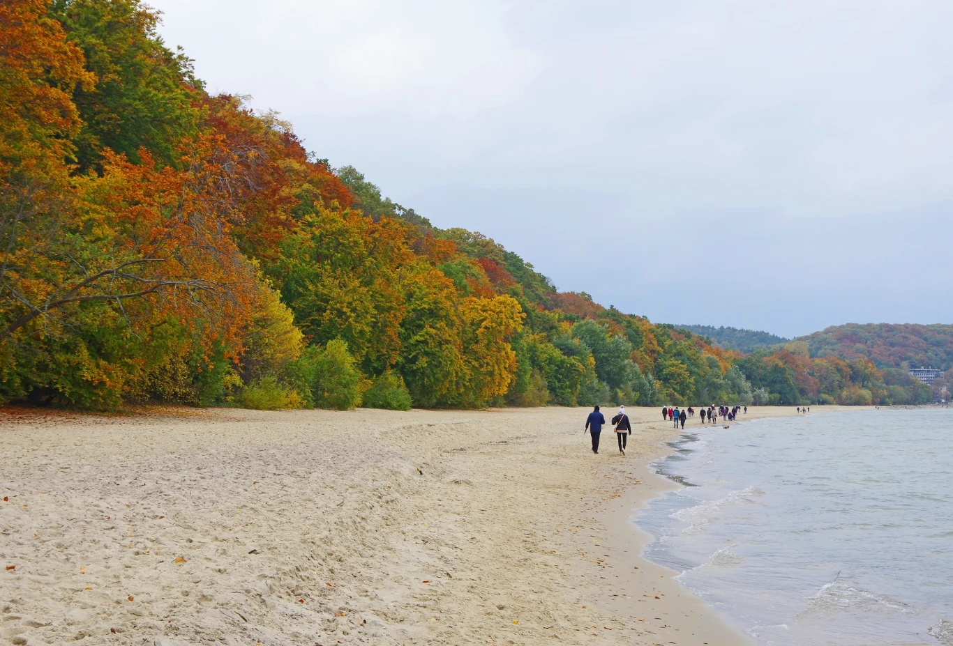 Nadmorskie uzdrowiska polecają się na jesienny wyjazd. Ceny są niższe, a powietrze obfituje w jod