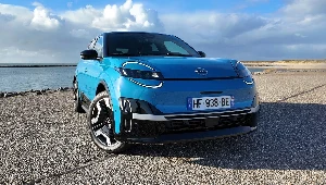 Nissan Micra świetnie wygląda i jeździ. Zużycie 12,9 kWh robi wrażenie