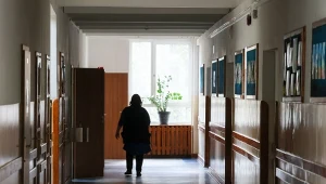 Sprawdzili, ile zarabiają nauczyciele. Polska ma powody do wstydu