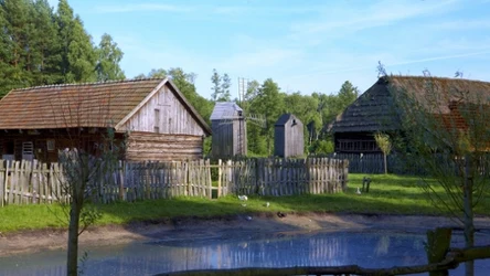 Ten skansen to jedna z największych atrakcji Podkarpacia. To właśnie tutaj kręcone popularny serial Netflixa.