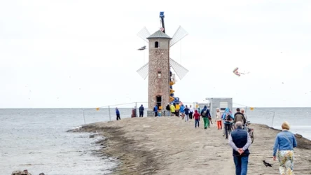 Nadmorskie miejscowości polecają się na jesienny relaks. Niektóre z nich szczególnie pokochali seniorzy