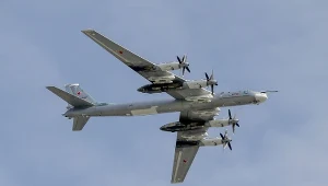 Rosyjski samolot Tu-95. Tego typu maszyna pojawiła się w środę w okolicach Alaski