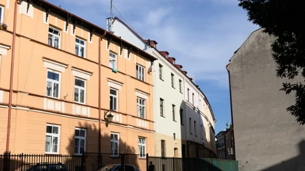 Obecnie kontrola tego, kto faktycznie zamieszkuje mieszkania należące do gmin jest ograniczona