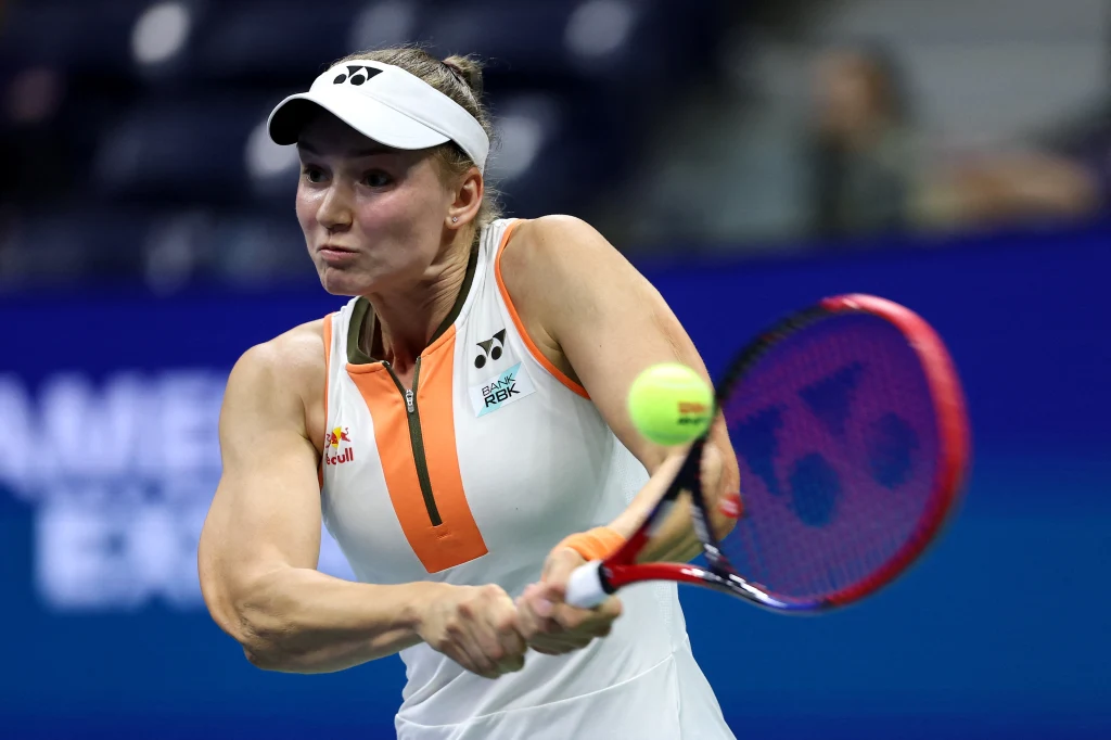 Jelena Rybakina rywalizowała z Caty McNally o awans do trzeciej rundy WTA 1000 w Pekinie Jelena Rybakina rywalizowała z Caty McNally o awans do trzeciej rundy WTA 1000 w Pekinie