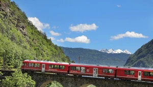 Bernina Express to jedna z najpiękniejszych tras kolejowych na świecie