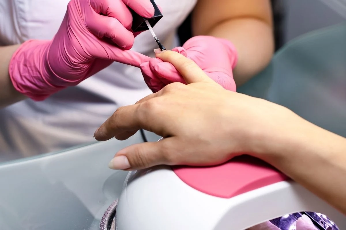 Branża kosmetyczna oferuje bardzo dobre zarobki. Branża kosmetyczna oferuje bardzo dobre zarobki.