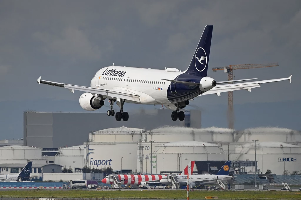 Lufthansa ma ogłosić masowe cięcia etatów - podaje Reuters