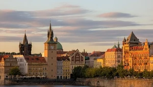 Czesi szykują się na wybory parlamentarne. Prawie 300 kont na TikToku miało rozpowszechniać prorosyjską narrację - wynika z raportu. Na zdj. panorama Pragi