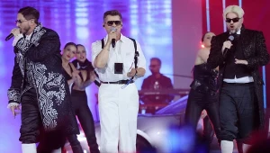 Zenek Martyniuk razem z zespołem Łobuzy