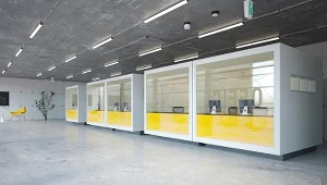 Meble akustyczne zyskują coraz większą popularność w takich miejscach pracy, gdzie podwyższony poziom hałasu może być istotnym problemem