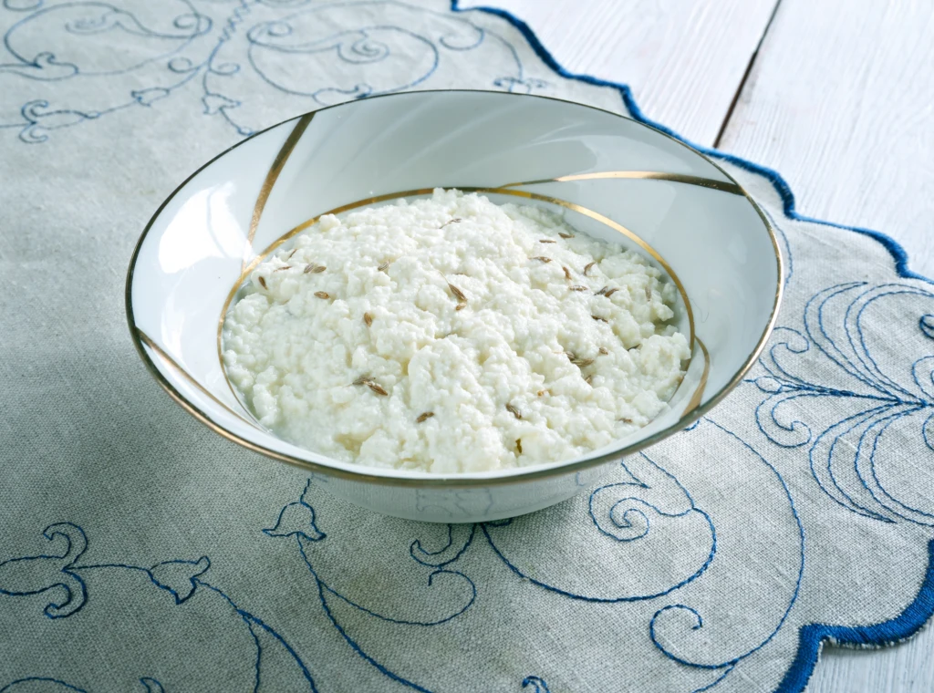 Wysokobiałkowe tosty z serka wiejskiego Wysokobiałkowe tosty z serka wiejskiego