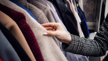 Które modele płaszczy mogą optycznie poszerzać sylwetkę? 