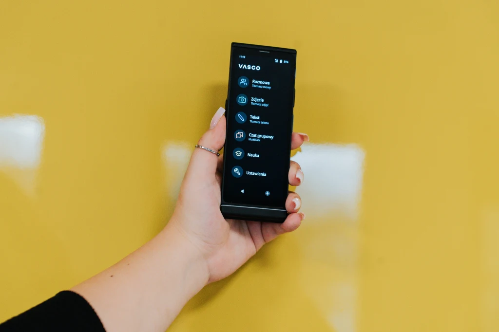 AI translator Vasco Translator V4