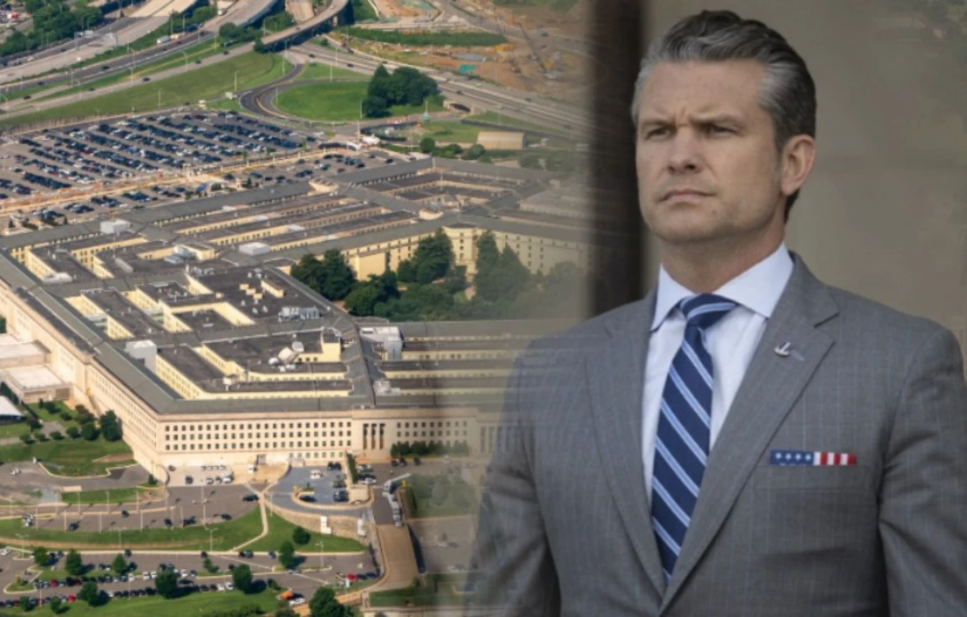 "Wall Street Journal" donosi, że Pentagon wezwał do zwiększenia produkcji broni Mężczyzna w garniturze z poważnym wyrazem twarzy stoi na tle dużego budynku z lotu ptaka, którym jest Pentagon.
