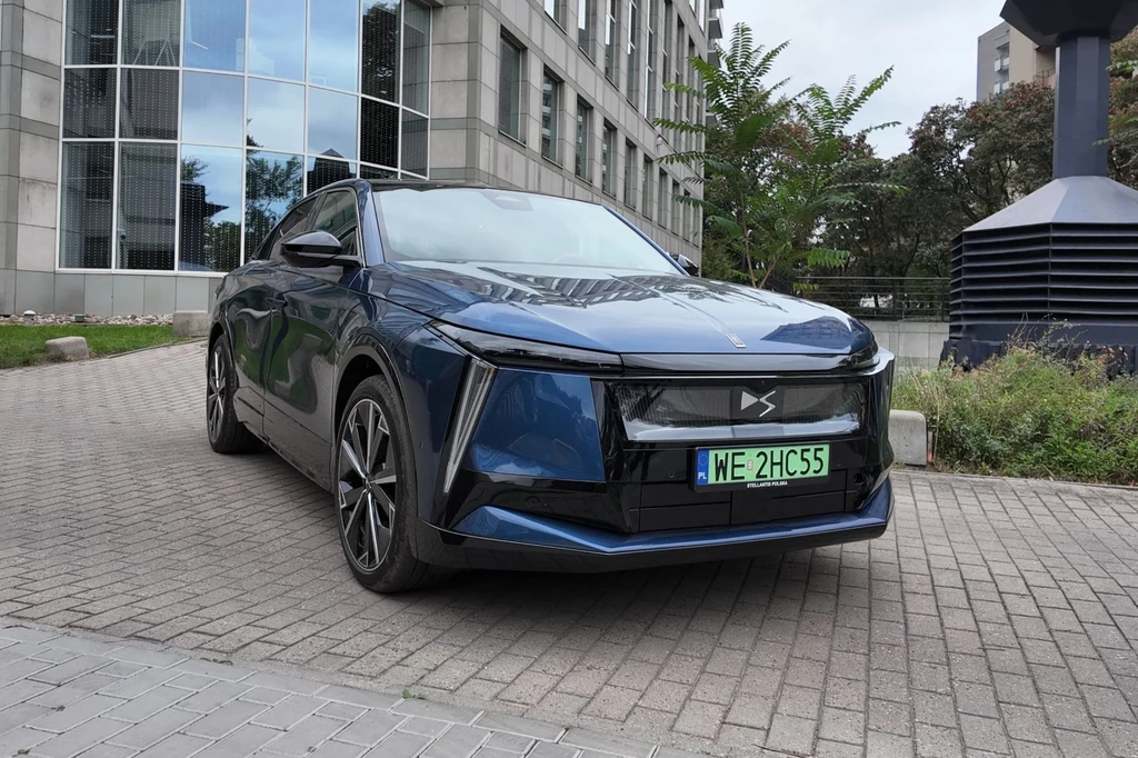 DS N8 na jednym ładowaniu może przejechać ponad 900 km.