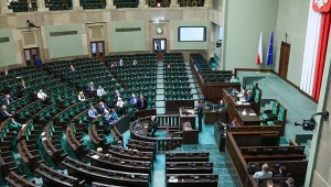 PiS przed PO, ale najwięcej zyskuje Braun. Najnowszy sondaż