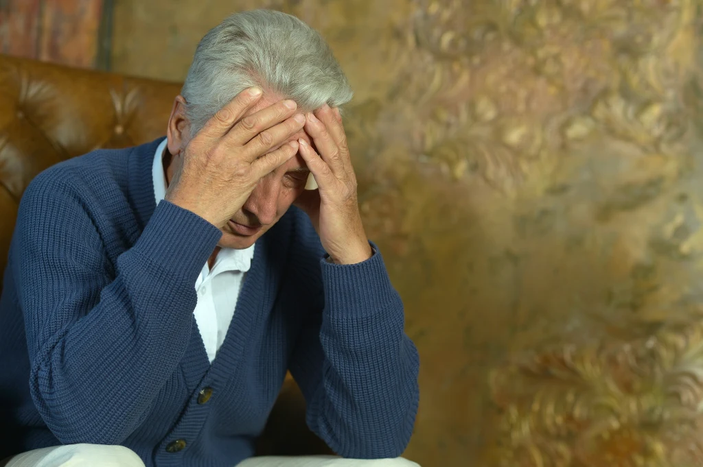 Po przejściu na emeryturę, gdy osiągnął wiek emerytalny, 65-latek dostał mikroświadczenie.