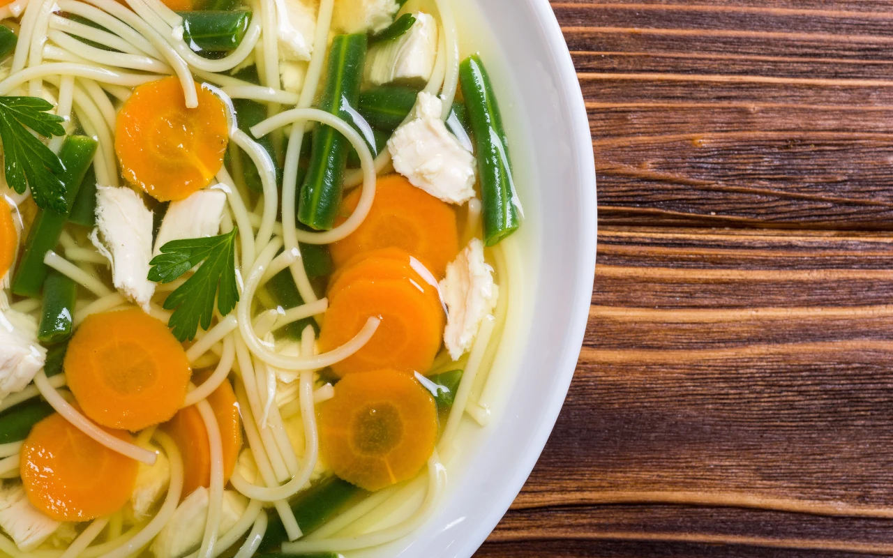 Połącz rosół z tymi produktami. Przeziębienie skończy się szybciej niż kiedykolwiek