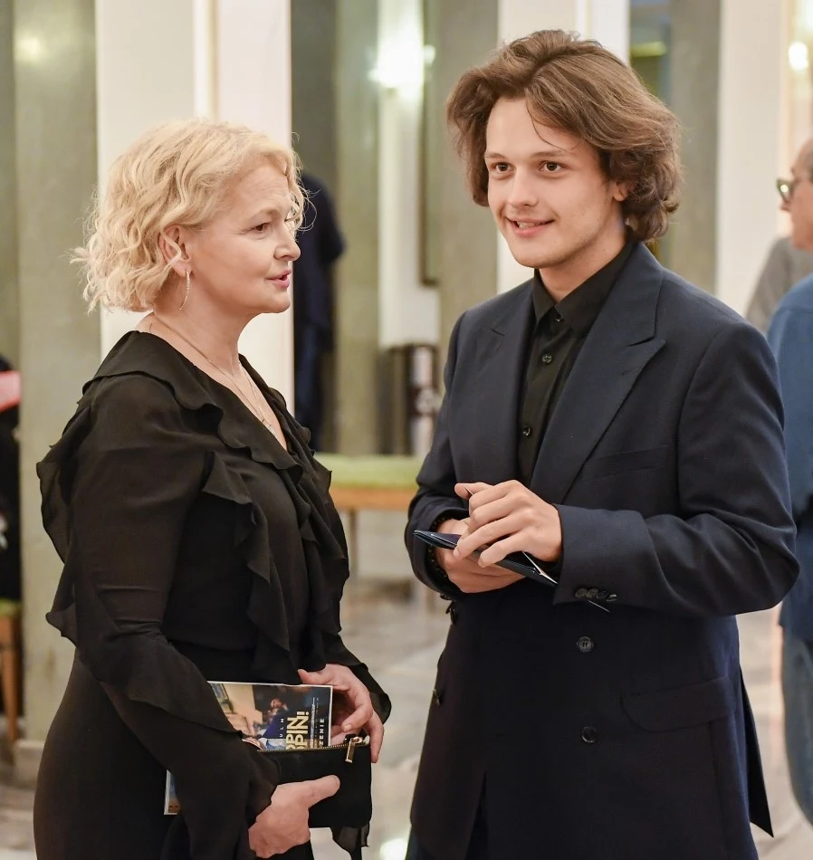 Dominika Ostałowska i jej 23-letni syn Hubert Zduniak na premierze "Chopin, Chopin"